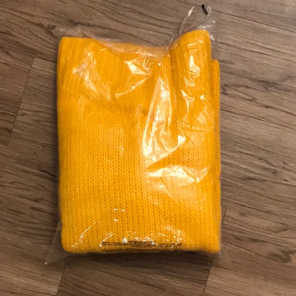 ✨NWT✨ VS Pink Boyfriend Sweater - Picture 5 of 5